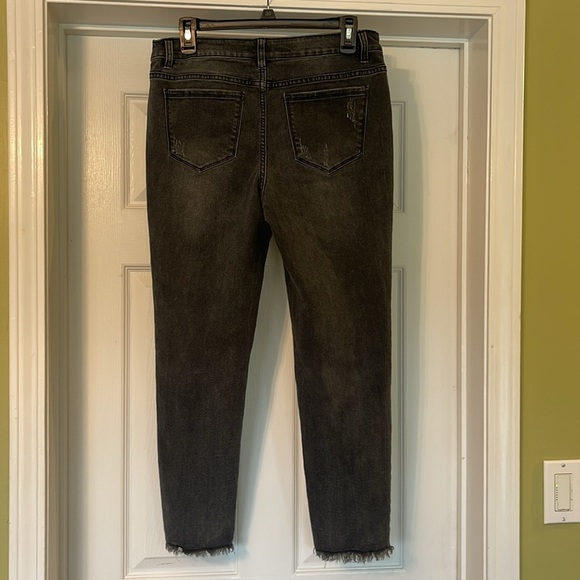 A.Z.I. New York - shark bite raw hem gray/black washed distressed - 10 - Picture 2 of 5